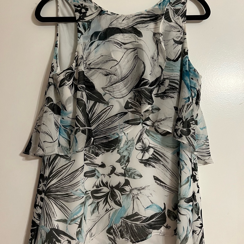 White House black market blouse size S